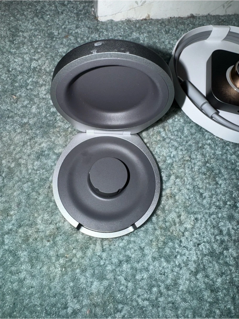 oura ring 4 size 9 Rose Gold Dock and battery charger
